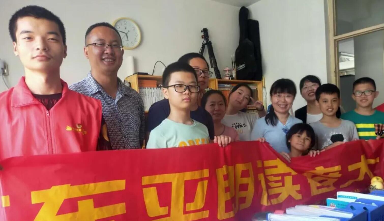 东平朗读者大会走进书香家庭，享读书之乐
