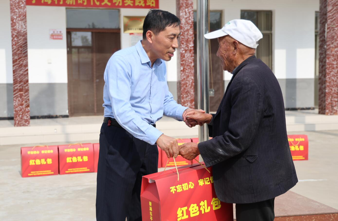 州城街道社工站——重阳敬老宴 情暖老人心