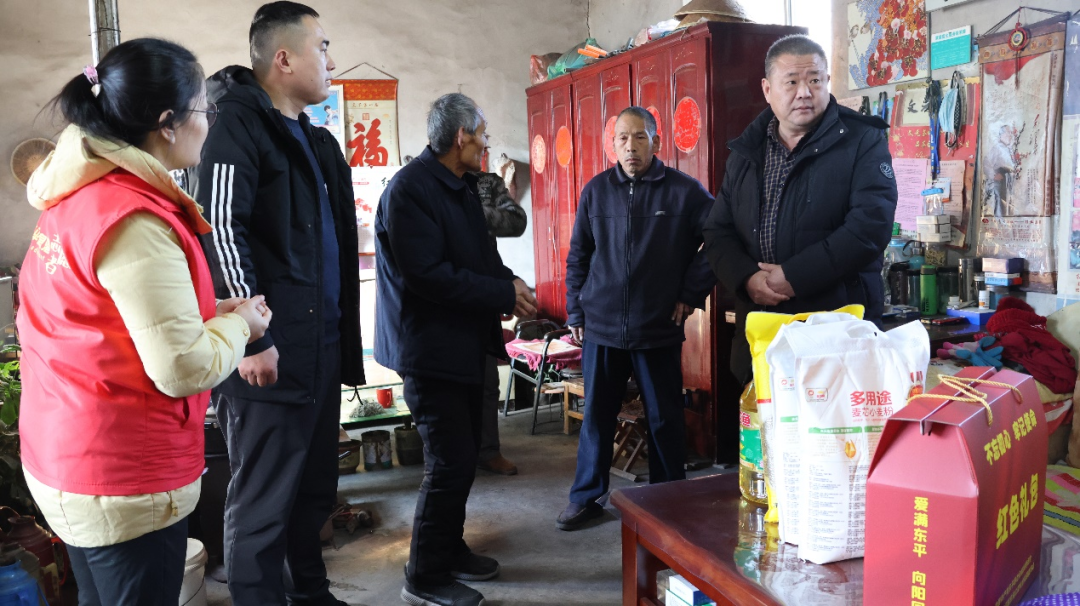 寒冬送温暖 礼包暖人心——东平县“红色礼包”关爱特困老人活动走进大羊镇王庄村 ...