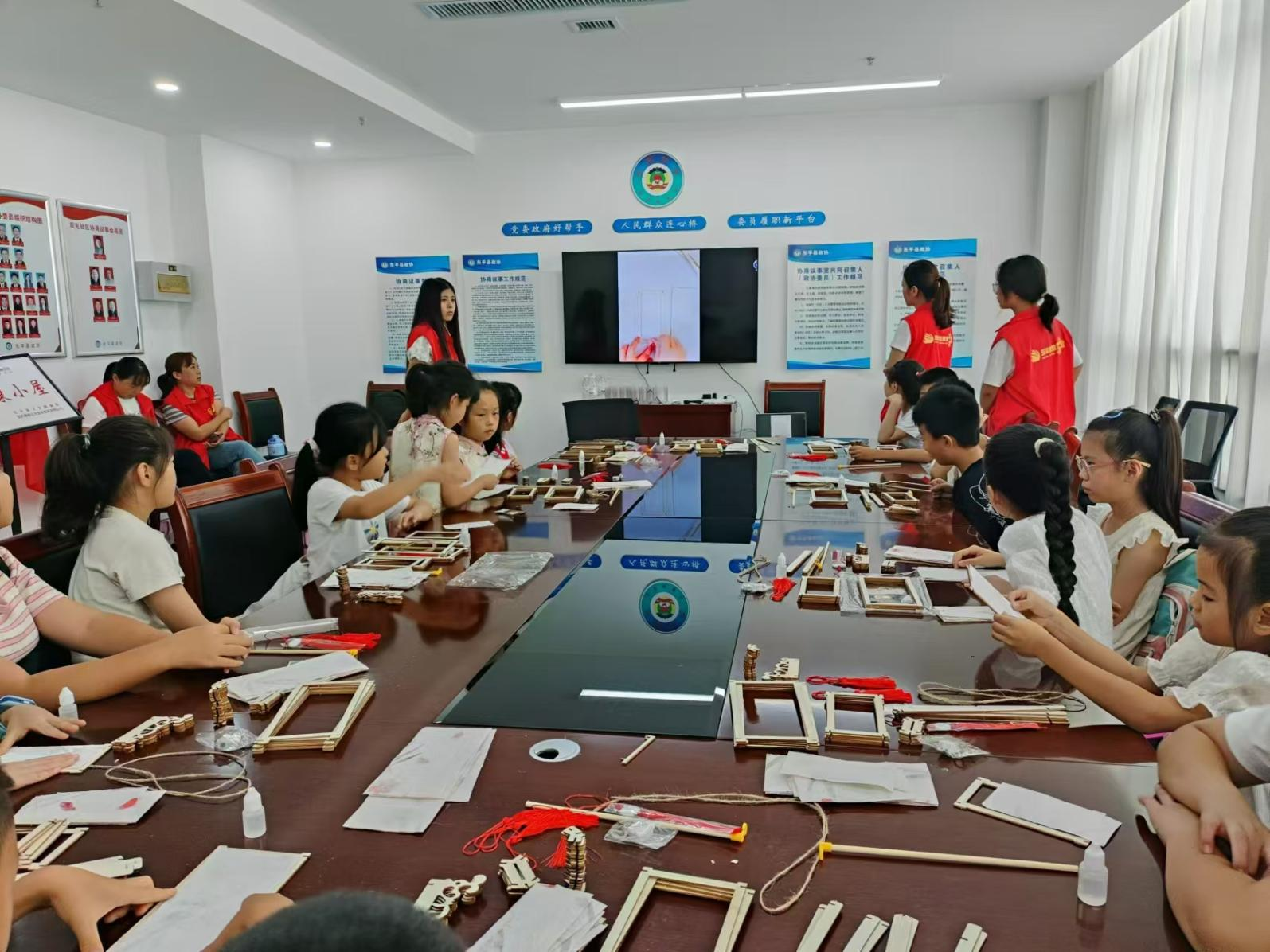 “暖心课堂”手工DIY灯笼活动