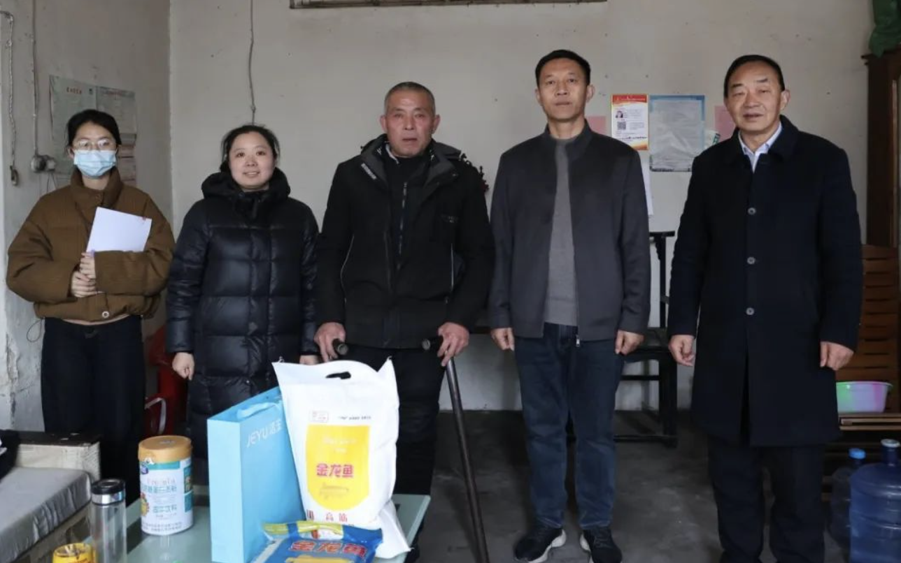 情暖春日,爱心相伴——东平信息港公益协会开展学雷锋关爱困境老人走访活动 ...
