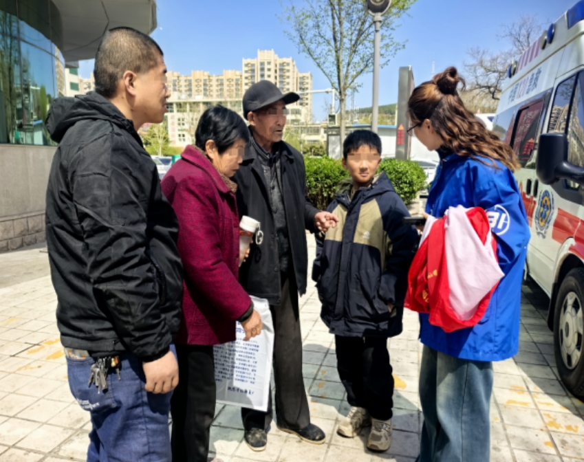 东平信息港公益协会暖心行动|让困境儿童的童年不再孤单