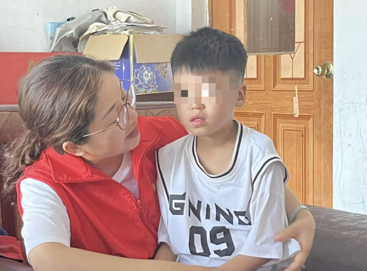 用爱织梦 重沐暖阳“港湾妈妈”点亮困境儿童希望之光