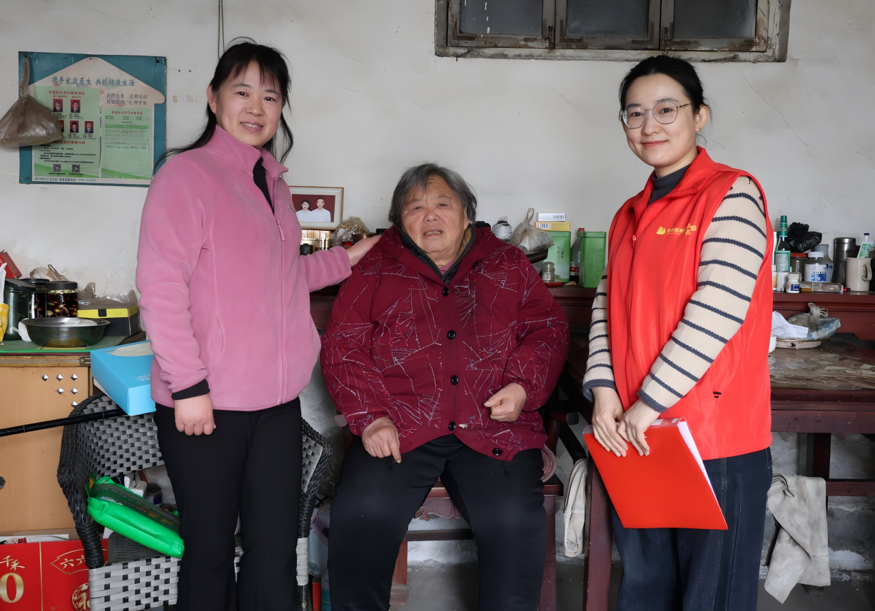 情暖辛庄 爱润夕阳 东平信息港公益协会走访慰问困境老人