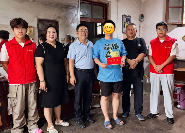 心助学暖童心 温情帮扶伴成长｜东平信息港公益协会开展“爱心港”困境儿童走访帮扶活动